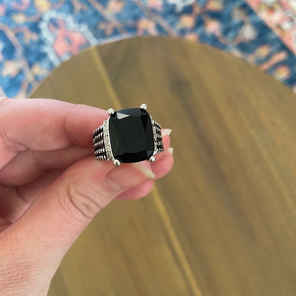 DY-inspo -- black stone & rope ring